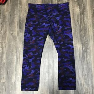 Lululemon Camo Wunder Under Crop 6 Mid Rise